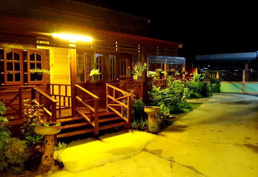 סוקותאי Happy Guesthouse Bungalow מראה חיצוני תמונה