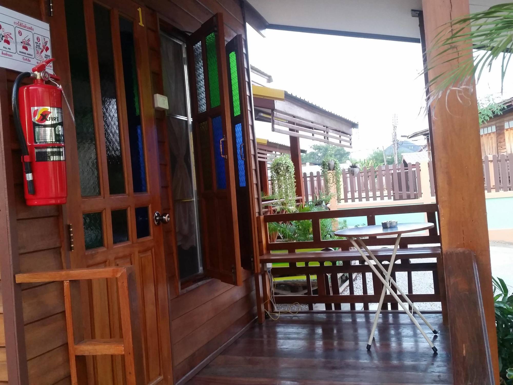 סוקותאי Happy Guesthouse Bungalow מראה חיצוני תמונה